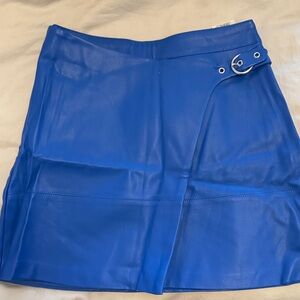 Stylish Blue Mini Skirt with Buckle Accent